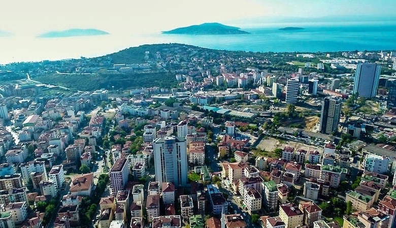 Apartments for sale in Maltepe, Asian Istanbul, Turkey, with two years rental guarantee