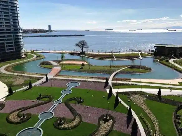 شقة للبيع على البحر مباشرة في اتاكوي اسطنبول تركيا